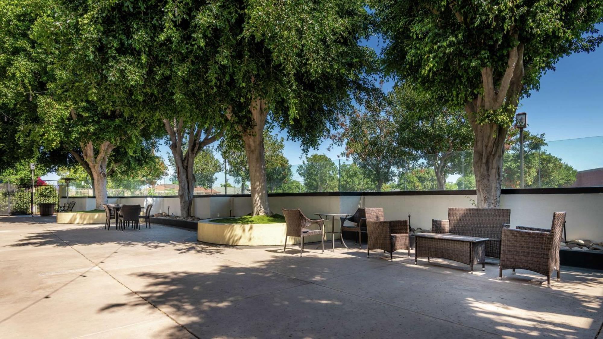 Doubletree By Hilton Los Angeles Norwalk Exterior foto