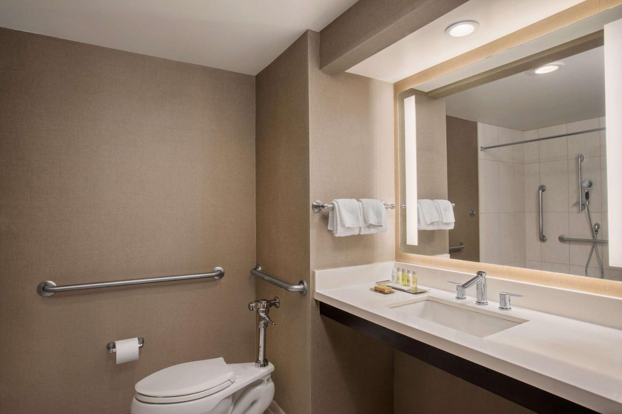 Doubletree By Hilton Los Angeles Norwalk Exterior foto